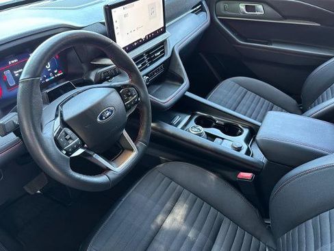 Certified 2025 Ford Explorer ST-Line AWD/4WD image 3