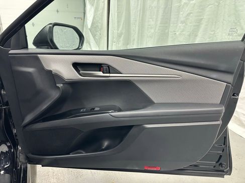 Used 2025 Toyota Camry SE image 58