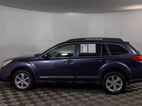 Used 2013 Subaru Outback 2.5i Premium w/ All-Weather Pkg AWD/4WD image 17