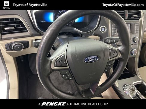 Used 2018 Ford Fusion SE image 27