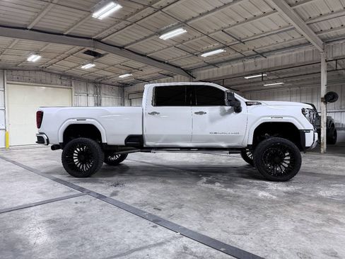 Used 2024 GMC Sierra 3500 Denali w/ Denali Reserve Package AWD/4WD image 2
