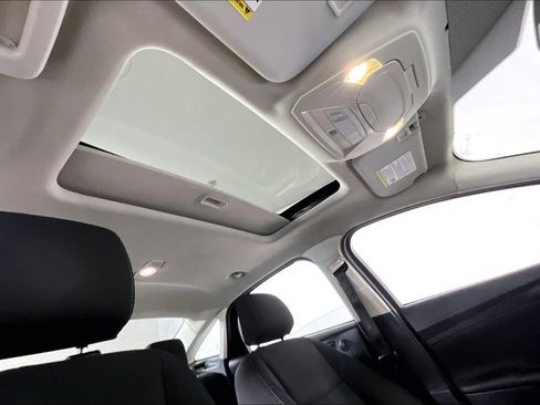 Used 2018 Ford Focus SEL image 22