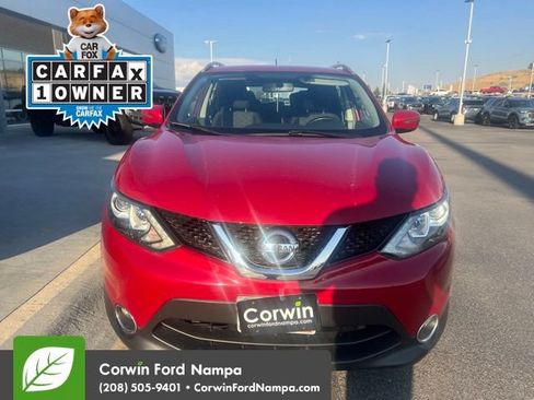 Used 2017 Nissan Rogue Sport SV w/ SV All-Weather Package AWD/4WD image 2