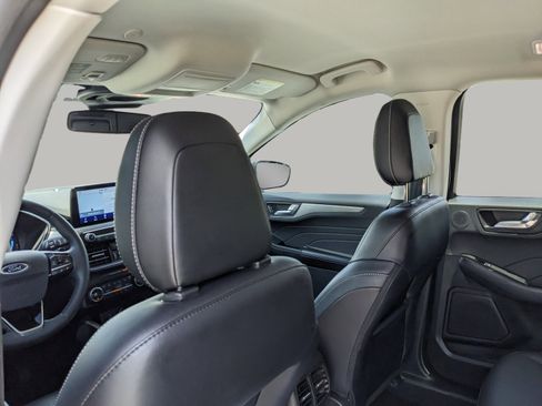 Used 2021 Ford Escape Titanium FWD image 21