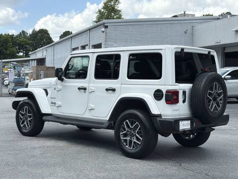 Used 2024 Jeep Wrangler Unlimited Sahara AWD/4WD image 3