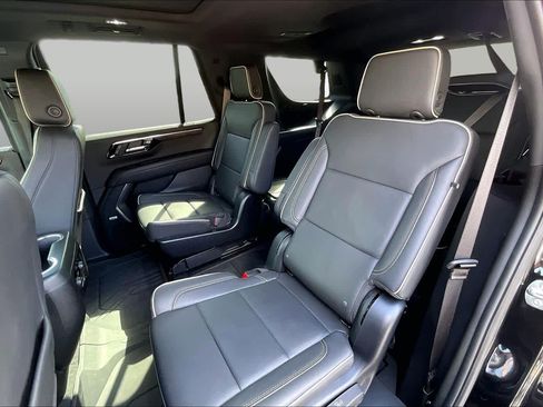 Used 2025 Chevrolet Tahoe Premier RWD image 25
