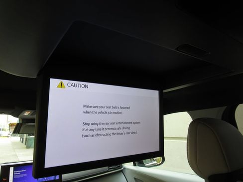 Used 2025 Toyota Sienna XSE AWD/4WD image 38