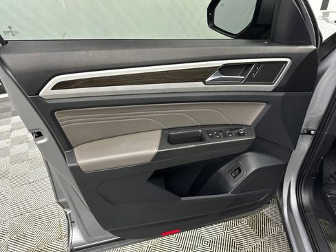Used 2022 Volkswagen Atlas SE FWD image 11