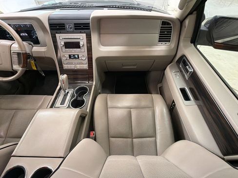 Used 2007 Lincoln Navigator 2WD image 29