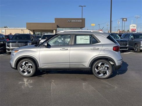 Used 2026 Hyundai Venue SEL image 8