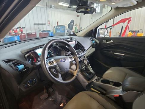 Used 2016 Ford Escape SE w/ Equipment Group 201A image 7