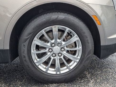 Used 2018 Cadillac XT5 Luxury w/ Driver Awareness Package FWD image 8