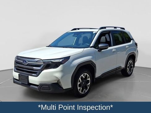 Used 2025 Subaru Forester Premium AWD/4WD image 4
