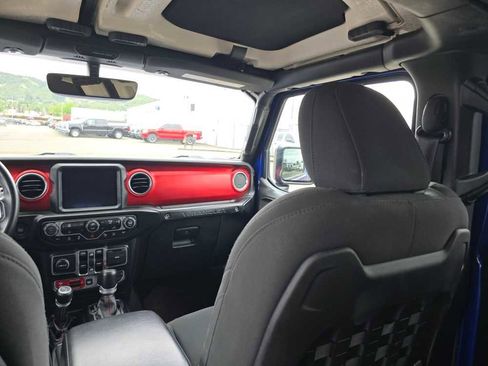 Used 2018 Jeep Wrangler Unlimited Rubicon AWD/4WD image 14