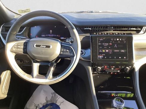 Certified 2023 Jeep Grand Cherokee Altitude image 10