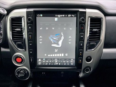 Used 2018 Nissan Titan PRO-4X w/ Pro-4x Convenience Package AWD/4WD image 16