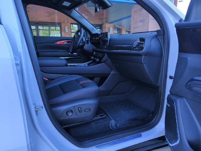 Used 2026 Chevrolet Traverse RS w/ LPO, Floor Liner Package AWD/4WD image 34