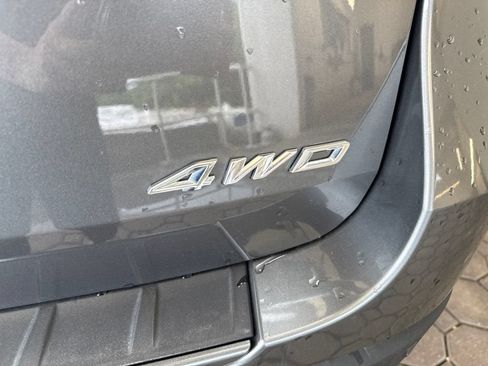 Used 2024 Ford Explorer XLT w/ Equipment Group 202A AWD/4WD image 10