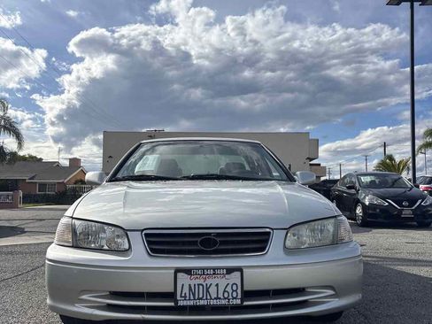 Used 2000 Toyota Camry LE w/ Value Pkg 4 image 5
