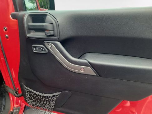 Used 2015 Jeep Wrangler Sport w/ Quick Order Package 23S AWD/4WD image 17
