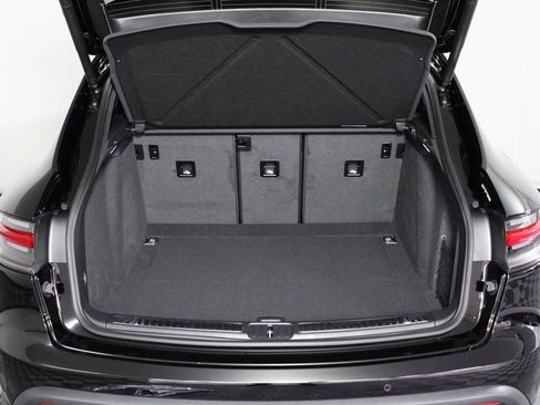 Used 2025 Porsche Macan image 14