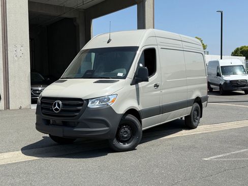 New 2026 Mercedes-Benz Sprinter 2500 image 2