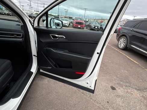 Used 2023 Kia Sportage LX AWD/4WD image 27