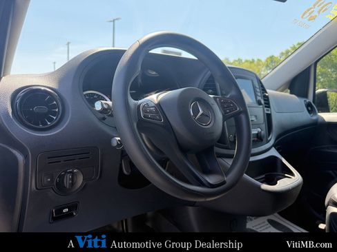 Used 2023 Mercedes-Benz Metris image 17