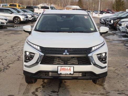 New 2026 Mitsubishi Eclipse Cross ES image 2