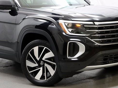 Used 2024 Volkswagen Atlas SE image 3