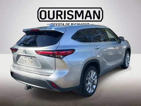 Used 2022 Toyota Highlander Limited image 4
