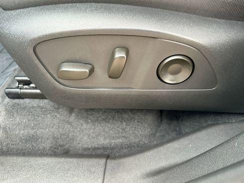 Used 2024 Chevrolet Traverse LT image 12