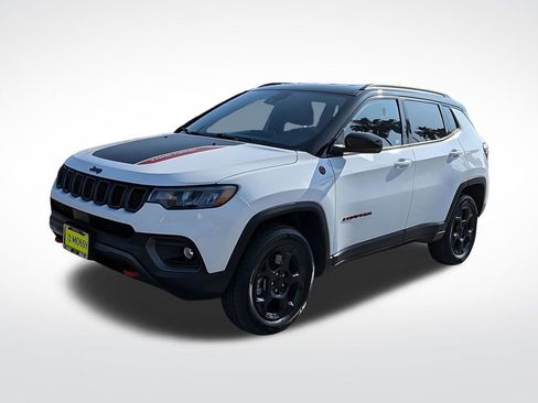 Used 2024 Jeep Compass Trailhawk AWD/4WD image 1