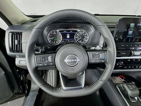 New 2025 Nissan Pathfinder SL image 10