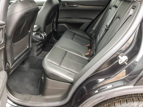 Used 2023 Alfa Romeo Stelvio Ti image 29