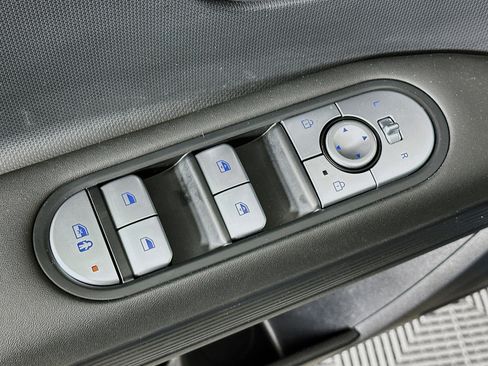 Used 2024 Hyundai Ioniq 5 SEL image 15