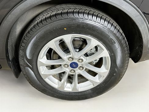 Used 2020 Ford Escape SE image 11