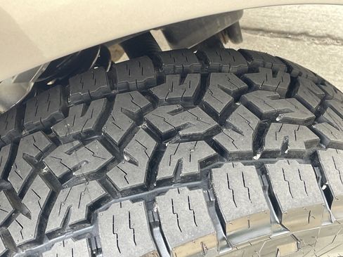 Used 2023 Ford F150 XLT AWD/4WD image 11