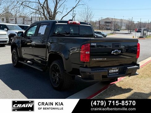 Used 2017 Chevrolet Colorado Z71 w/ Z71 Midnight Edition image 5