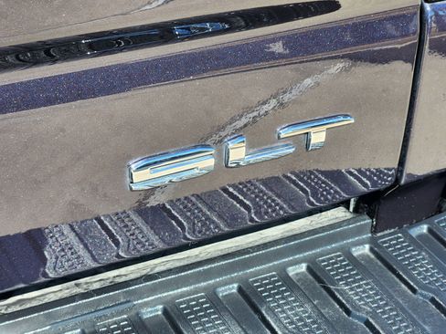 Used 2025 GMC Sierra 1500 SLT image 14