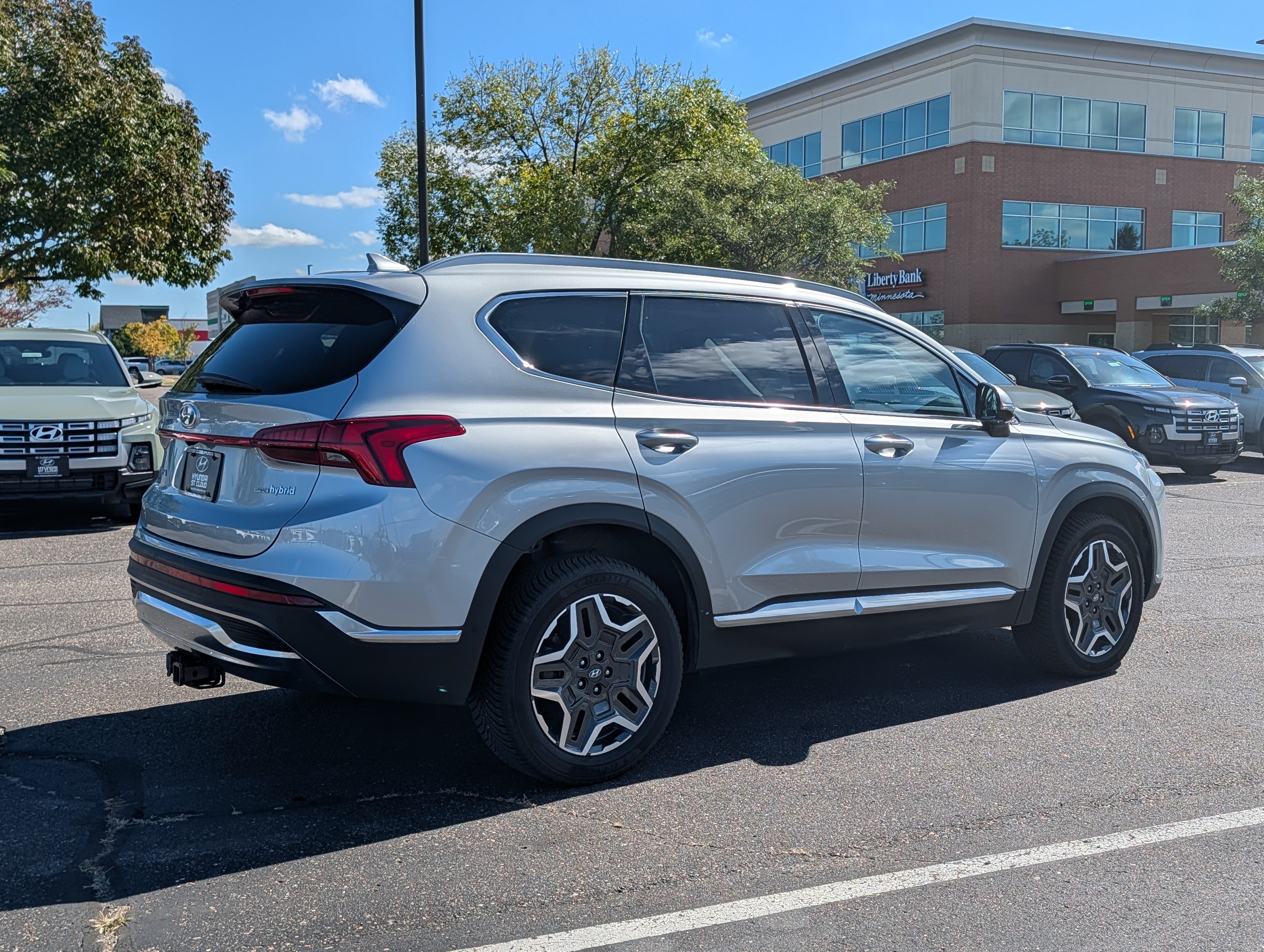 Used 2023 Hyundai Santa Fe Limited AWD/4WD image 5