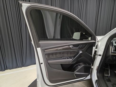 Used 2020 Audi SQ5 Premium Plus w/ Premium Plus Package image 14
