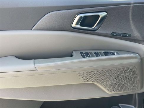 New 2026 Kia Carnival EX image 27