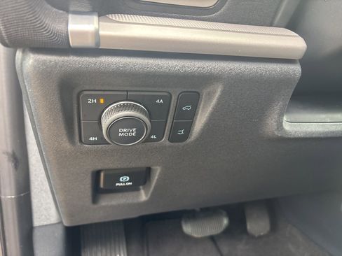 Used 2025 Ford Expedition Active image 14