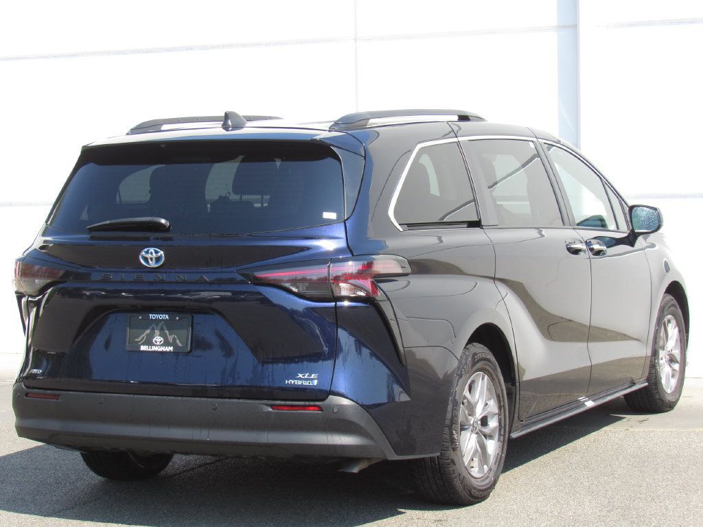 Certified 2023 Toyota Sienna XLE w/ XLE Plus Package AWD/4WD image 6