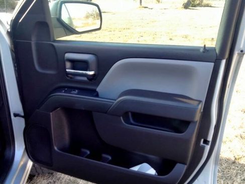 Used 2017 Chevrolet Silverado 1500 Custom w/ Custom Convenience Package image 19