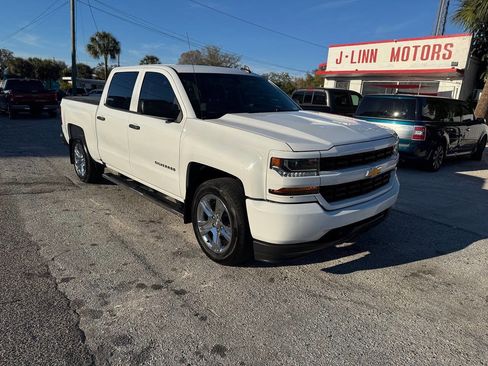 Used 2018 Chevrolet Silverado 1500 Custom w/ Custom Value Package image 2