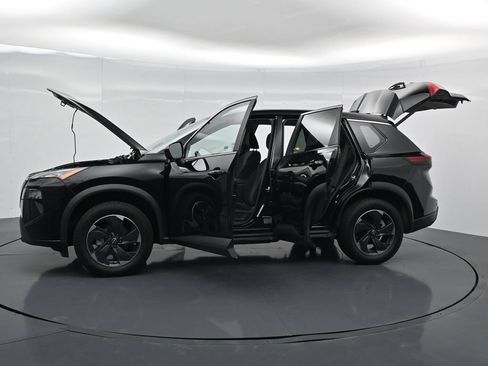 Used 2025 Nissan Rogue SV FWD image 19