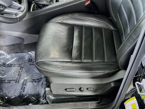 Used 2017 Ford Escape Titanium image 19