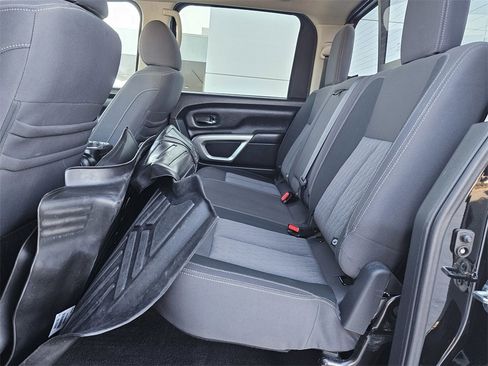 Used 2020 Nissan Titan SV w/ SV Convenience Package image 24